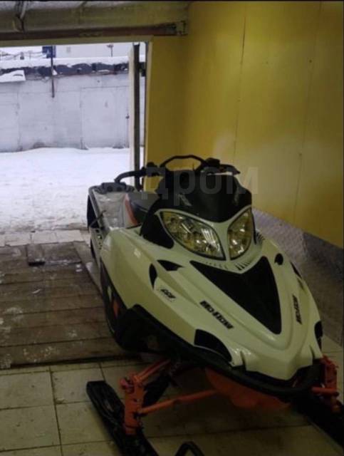 Arctic Cat M8. ,   