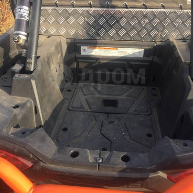 Polaris Ranger RZR. ,  \,   