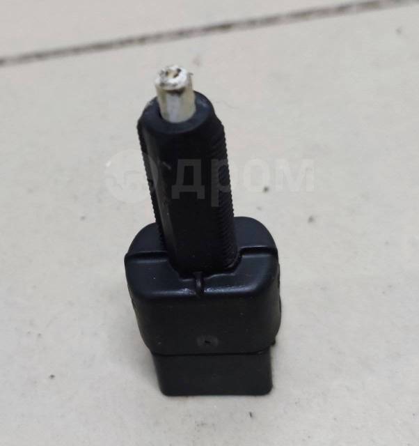 Купить Концевик педали тормоза [MR228924] Mitsubishi Airtrek CU5W #3 в ...