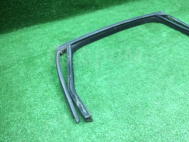 Купить Уплотнитель двери Opel Astra J 2010-2017 13264884, задний правый ...