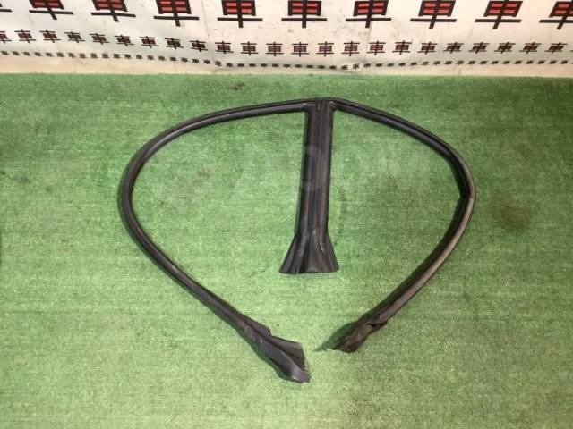 Купить Резинка двери Т-образная левая Toyota Mark2 90 в Новосибирске по ...