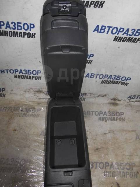 Подлокотник Toyota Avensis 2 azt251. Подлокотник Тойота Авенсис.