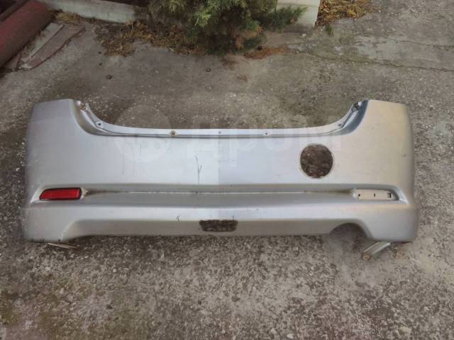   Daihatsu YRV  