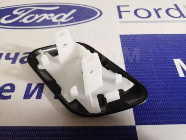 Купить Крышка форсунки омывателя фар правая. Ford Kuga 2 2013-2019 ...