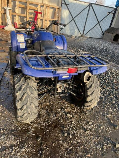 Yamaha Grizzly 660. ,  \,   