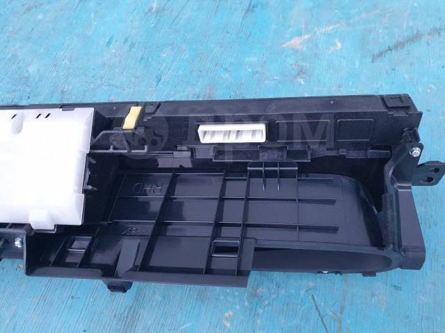  J1 [83800-47D11] Toyota Prius ZVW30 2Zrfxe 2-  83800-47D11  