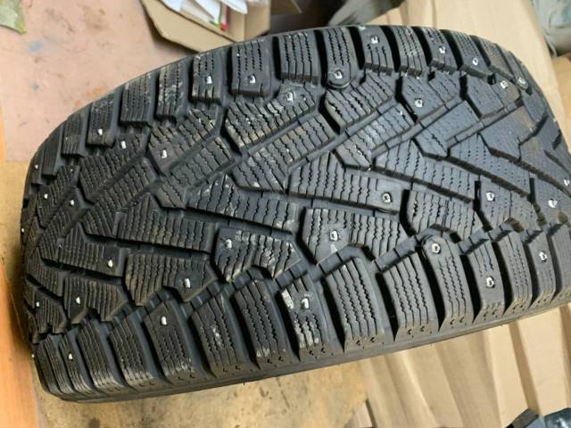 Резина зимняя r18 шипованная 225 55. Колеса 225/60r18 Пирелли Ice Zero. Пирелли айс Зеро фр 245/50р19 индикатор износа. Трекмакс r18 шипованные. 245/40/18 Pirelli Ice Zero fr.