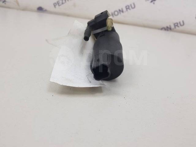 Замена щёток и форсунок омывателя - Renault Fluence, 1,6 л, 2010 года запчасти D