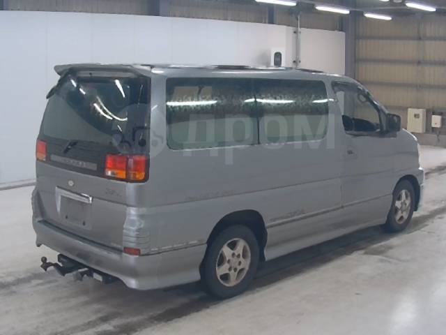 Nissan Elgrand 2000