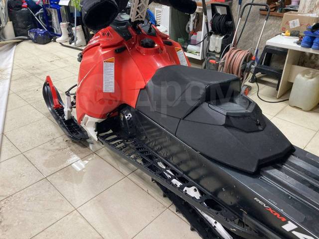 BRP Ski-Doo Summit. ,  ,   