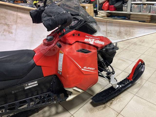 BRP Ski-Doo Summit. ,  ,   