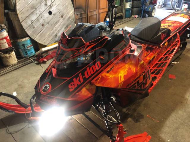 BRP Ski-Doo Summit. ,  ,   