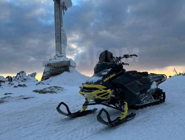 BRP Ski-Doo Summit. ,  ,   