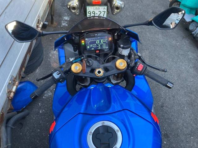 Suzuki GSX-R 1000. 1 000. ., , ,  .     