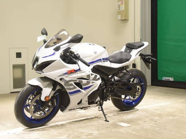 Suzuki GSX-R 1000. 1 000. ., , ,  .     