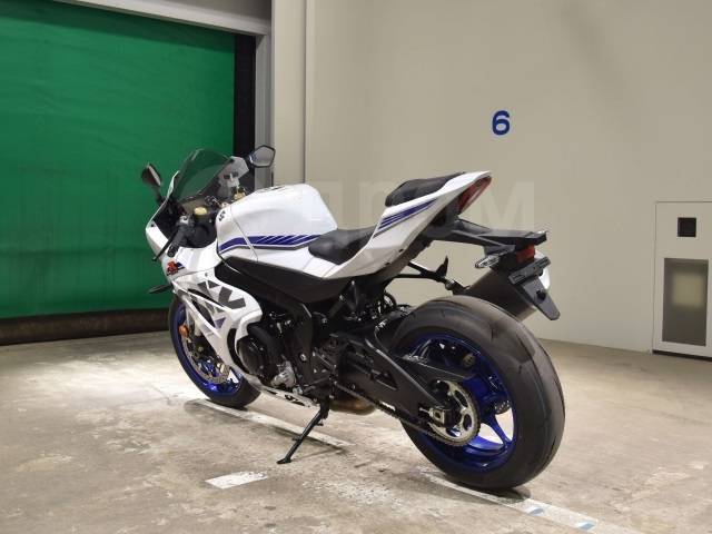 Suzuki GSX-R 1000. 1 000. ., , ,  .     