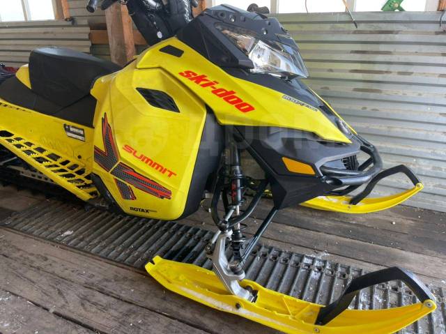 BRP Ski-Doo Summit. ,  ,   