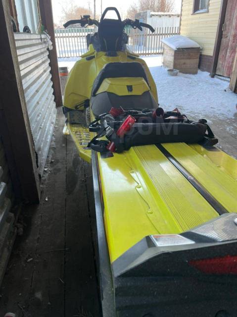 BRP Ski-Doo Summit. ,  ,   