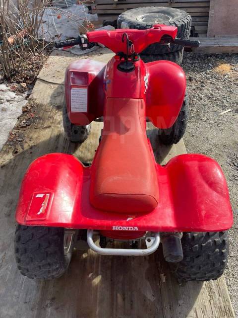 Honda TRX 300. ,  \,   