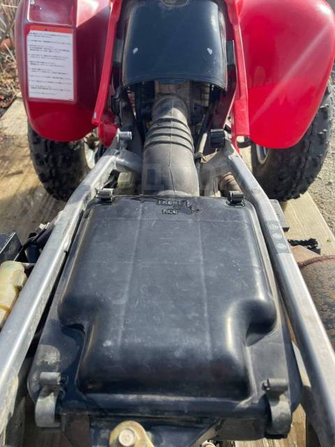 Honda TRX 300. ,  \,   