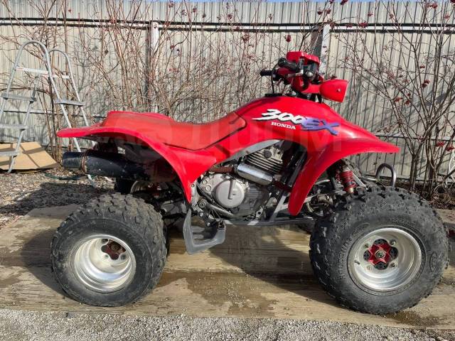 Honda TRX 300. ,  \,   