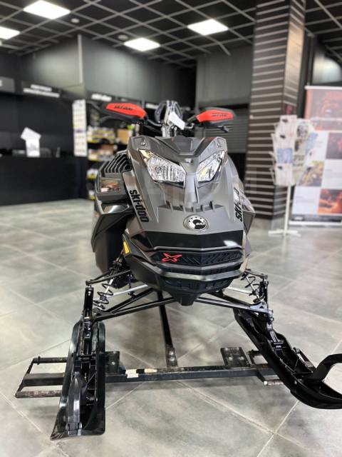 BRP Ski-Doo Summit X with Expert Package. ,  ,   