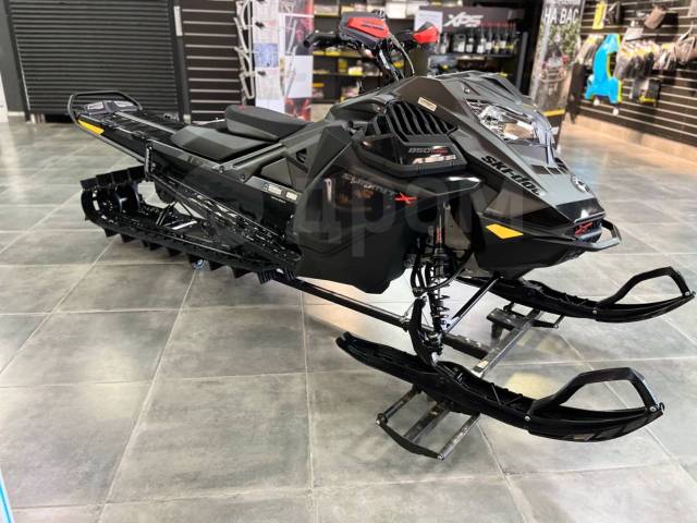 BRP Ski-Doo Summit X with Expert Package. ,  ,   