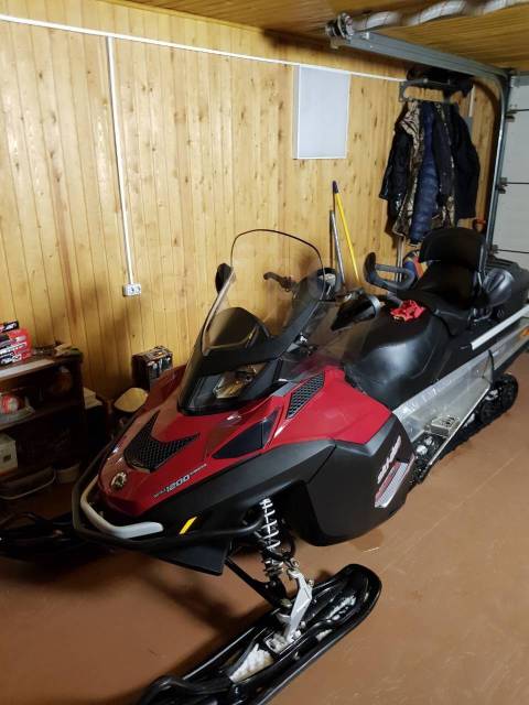 BRP Ski-Doo Expedition. ,  ,   