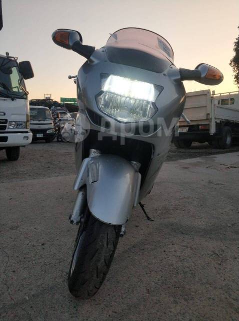 Honda CBR 1100XX. 1 100. ., , ,  .     