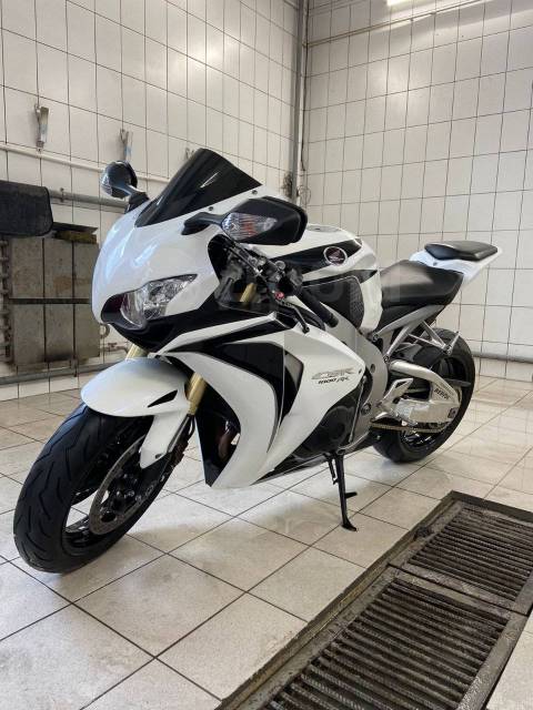 Honda CBR 1000RR Fireblade. 1 000. ., , ,   