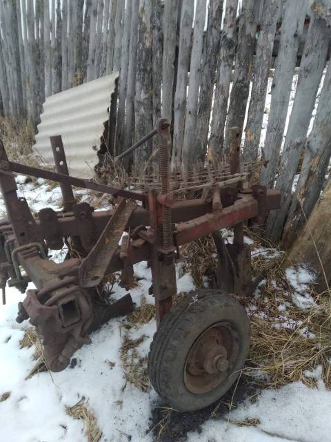 мехлопата на дт 75. деревня худоелань нижнеудинский район. трактор иркутск. трактор нижнеудинск. трактор колесный т-25а, 1989.