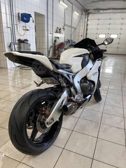 Honda CBR 1000RR Fireblade. 1 000. ., , ,   