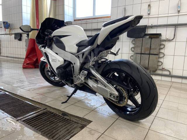 Honda CBR 1000RR Fireblade. 1 000. ., , ,   