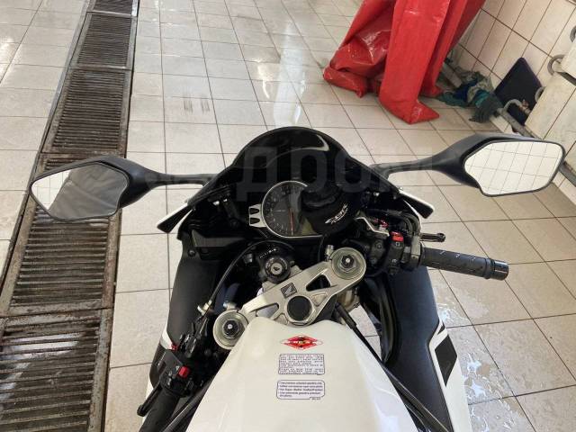 Honda CBR 1000RR Fireblade. 1 000. ., , ,   