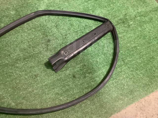 Купить Резинка двери Т-образная Toyota Chaser 100 правая дефект в ...