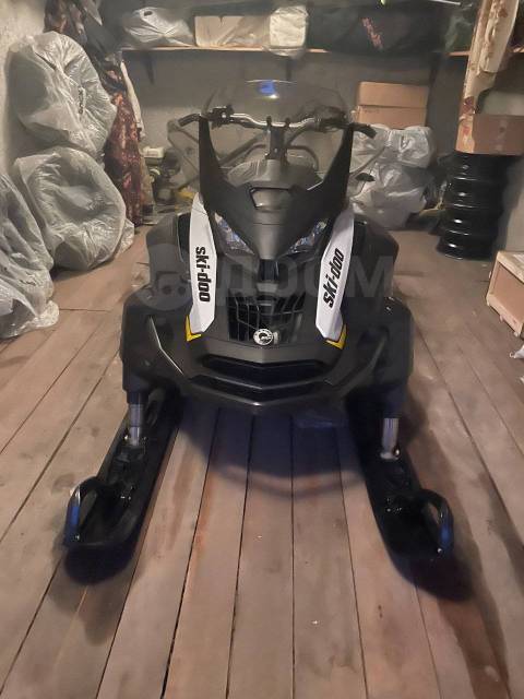 BRP Ski-Doo Skandic Tundra Sport. ,  ,   