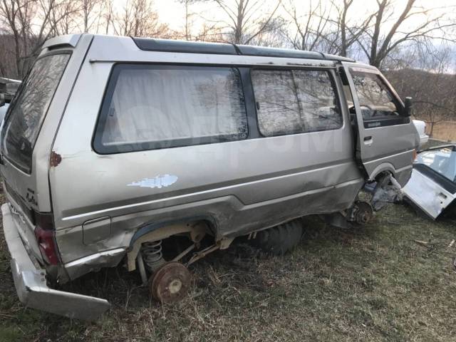 Nissan largo 1990