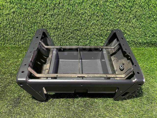 Купить Подставка под переднее сиденье Hiace Regius Touring Hiace RCH47 ...