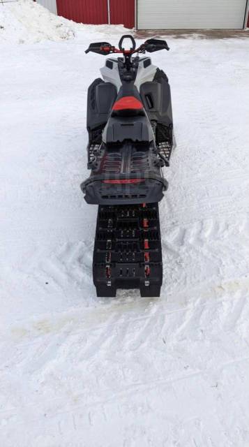 BRP Ski-Doo Summit. ,  ,   