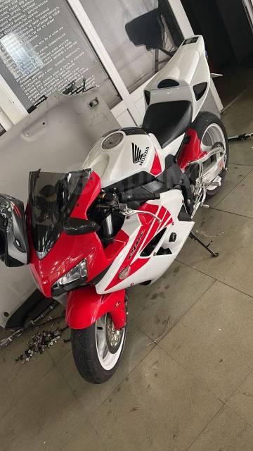 Honda CBR 1000RR Fireblade. 1 000. ., , ,   