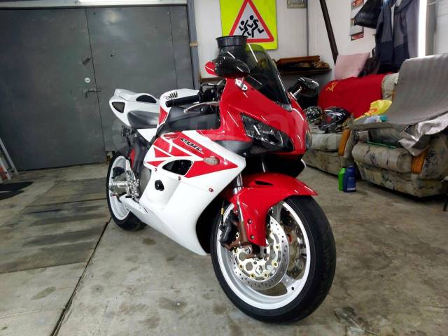 Honda CBR 1000RR Fireblade. 1 000. ., , ,   