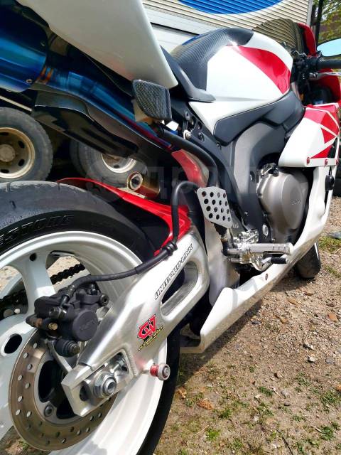 Honda CBR 1000RR Fireblade. 1 000. ., , ,   