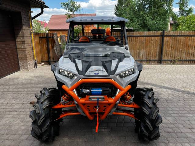 Polaris RZR. ,  \,   