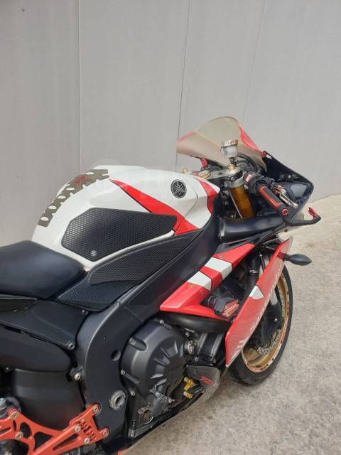 Yamaha YZF-R1. 1 000. ., , ,  .     