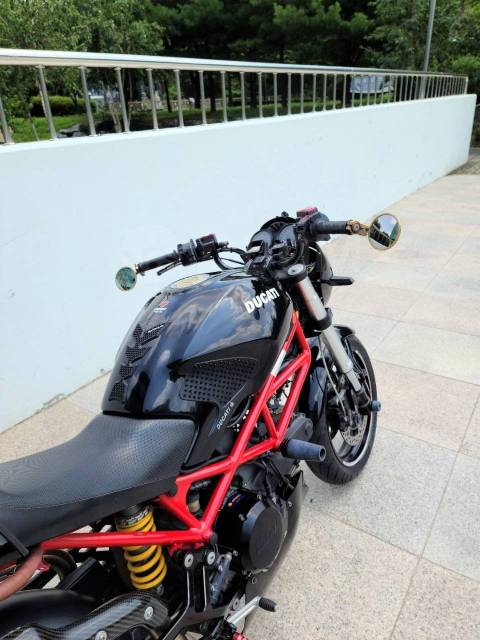 Ducati Monster 695. 700. ., , ,  .     