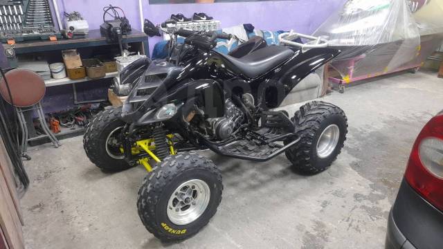 Yamaha Raptor 660. ,  \,   