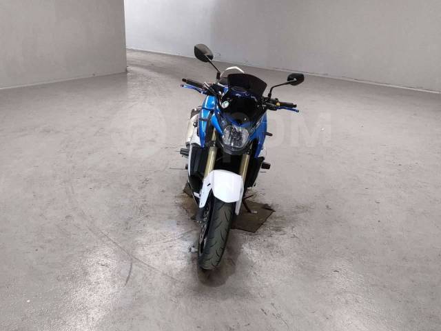 Suzuki GSR 750. 750. ., , ,  .     