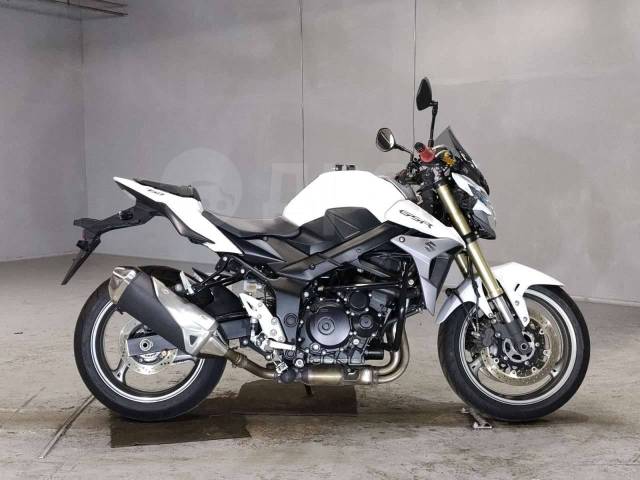 Suzuki GSR 750. 750. ., , ,  .     