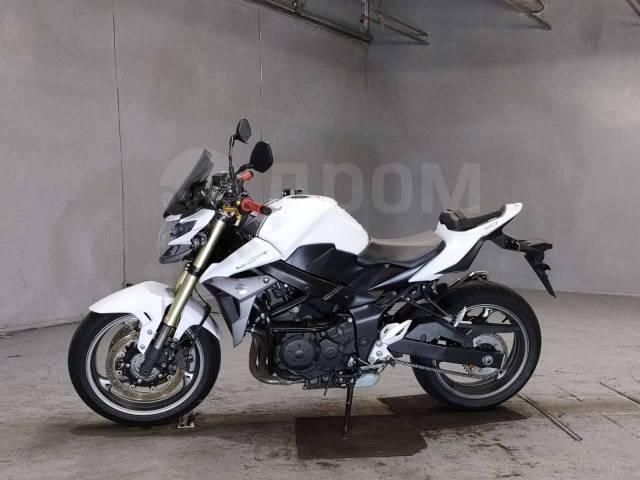 Suzuki GSR 750. 750. ., , ,  .     