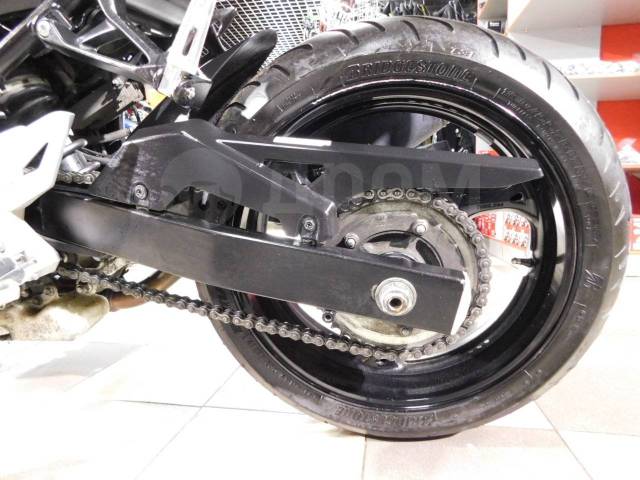 Suzuki GSR 750. 750. ., , ,  .     